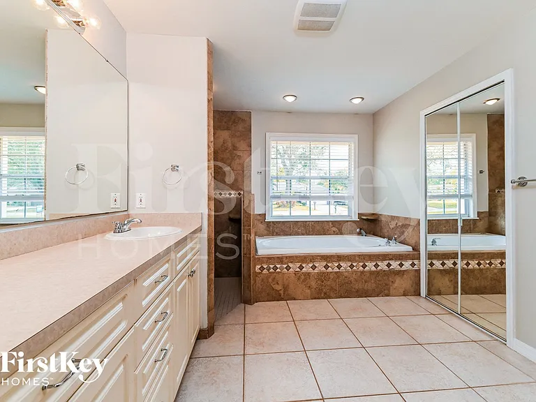 217 Greenwood Ave — Photo 11