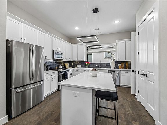 3rd image of 314 Palmer St