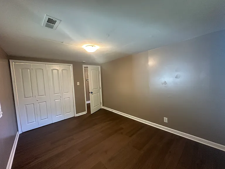 2425 Juniper St — Photo 13