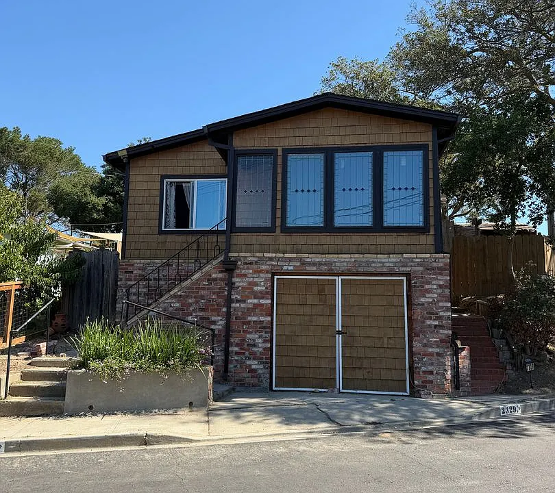 2329 Scenic Ave