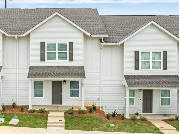 3260 Academy Dr #604, Opelika, AL 36801