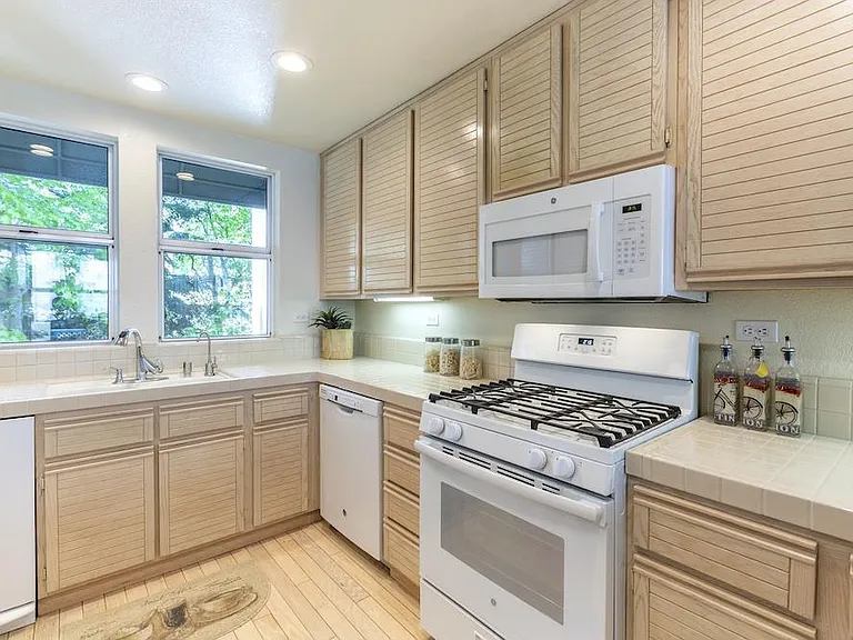 440 Navaro Pl #116 — Photo 35