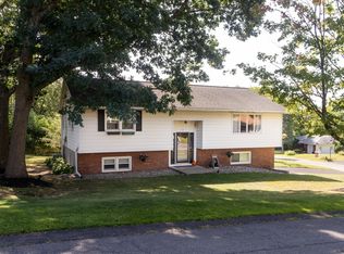 2 McCartney Dr, Albany, NY 12211