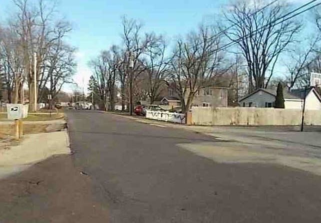 2nd image of 301 Scenic Park Dr