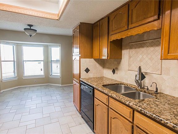 5th image of 2613 Ozark Dr
