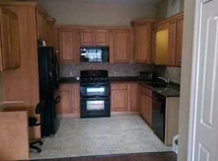 1N261 Farwell St, Carol Stream, IL 60188