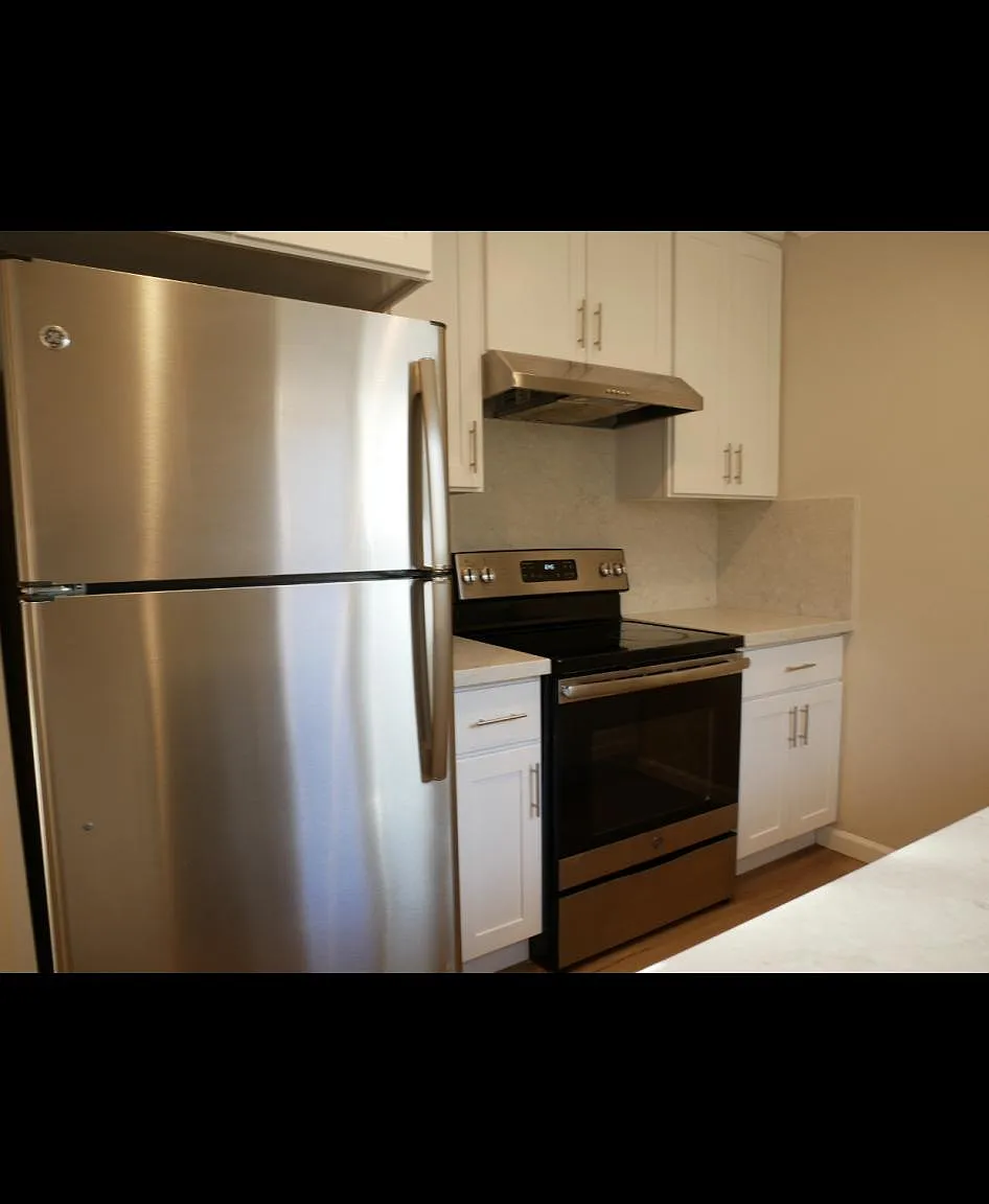 2 bed, 800 sqft, $2,800 — Photo 4