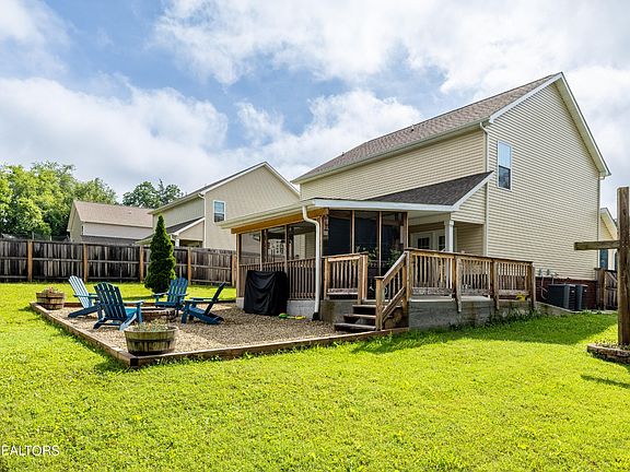3rd image of 112 Emma Rose Way