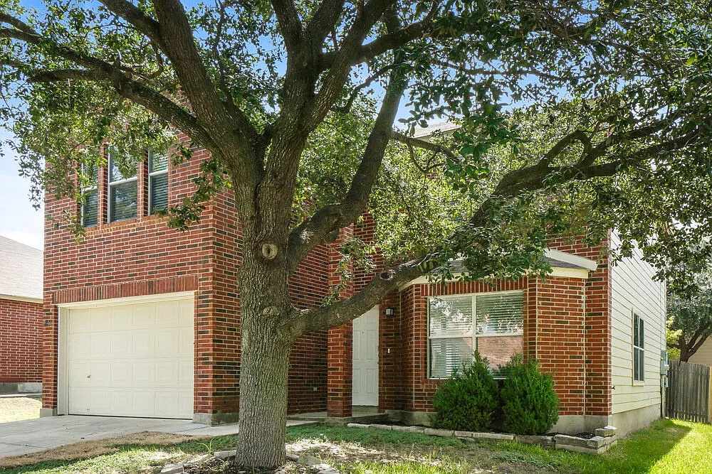 4 bed, 2.5 bath, 2278 sqft, $1,865 — Photo 4