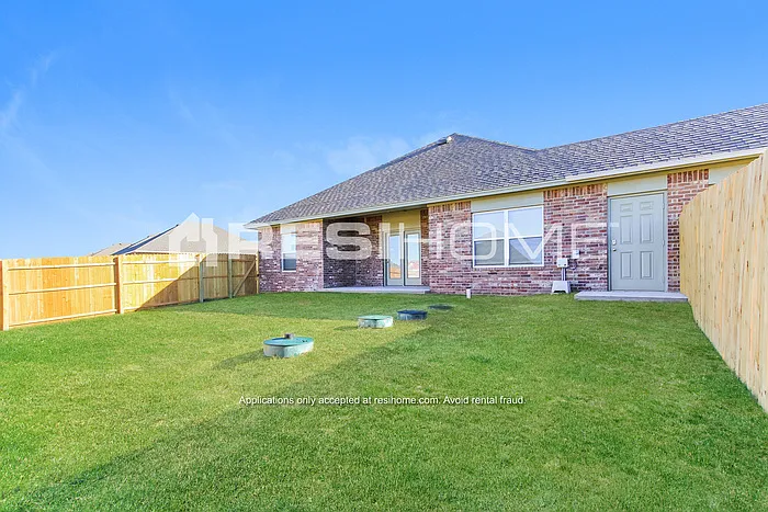 8061B Wesley Ave — Photo 13