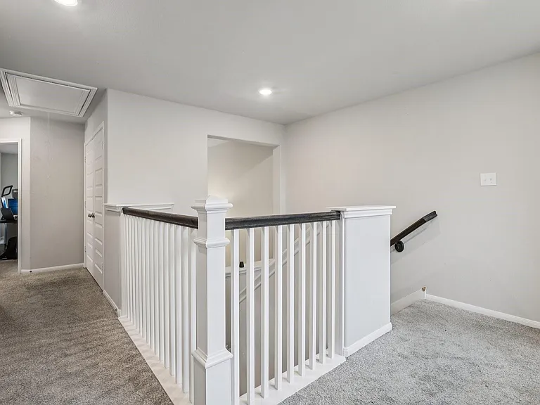 7333 Hinsdale Dr — Photo 23