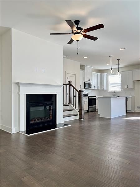 1st image of 54 S Auburn Landing Pl