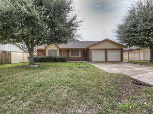 631 Hidden Valley Dr, Houston, TX 77037