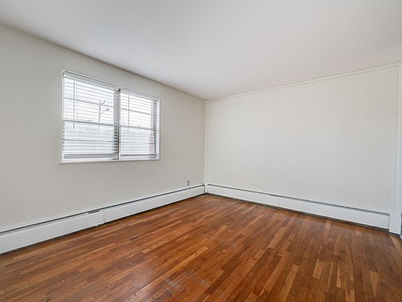 3rd image of 11 Goslee Dr APT 58