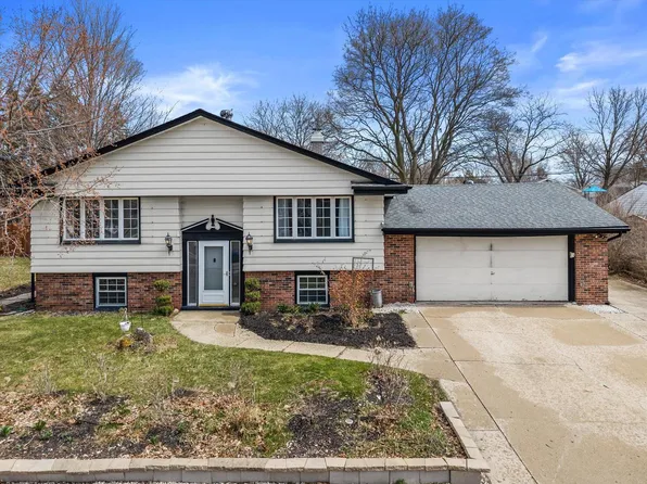 605 Juniper COURT, West Bend, WI 53095