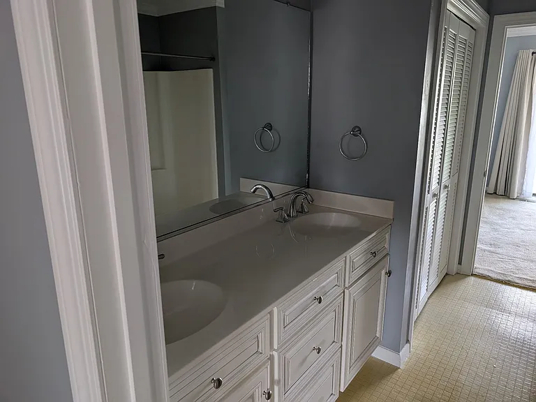 3707 Heathrow Dr — Photo 6