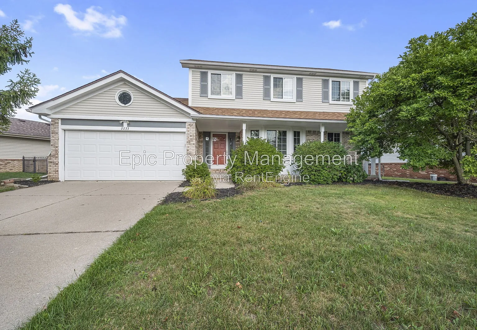 4 bed, 2.5 bath, $3,225 — Photo 1