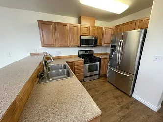 3 bed, 2.5 bath, 1700 sqft, $2,800 — Photo 2