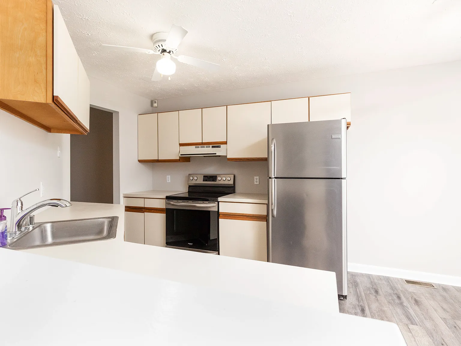 52 Victoria Blvd — Photo 4