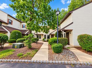 107 Woodbridge Commons Way, Iselin, NJ 08830