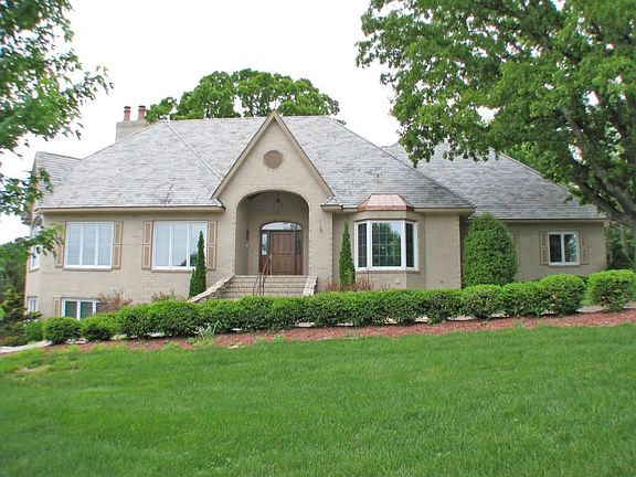 2nd image of 5575 S Castlebay Dr
