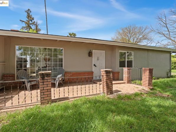 2425 Del Rio Dr, Stockton, CA 95204