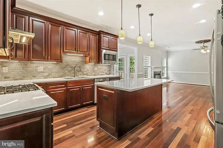 6212 Lilac Bush Ln — Photo 15