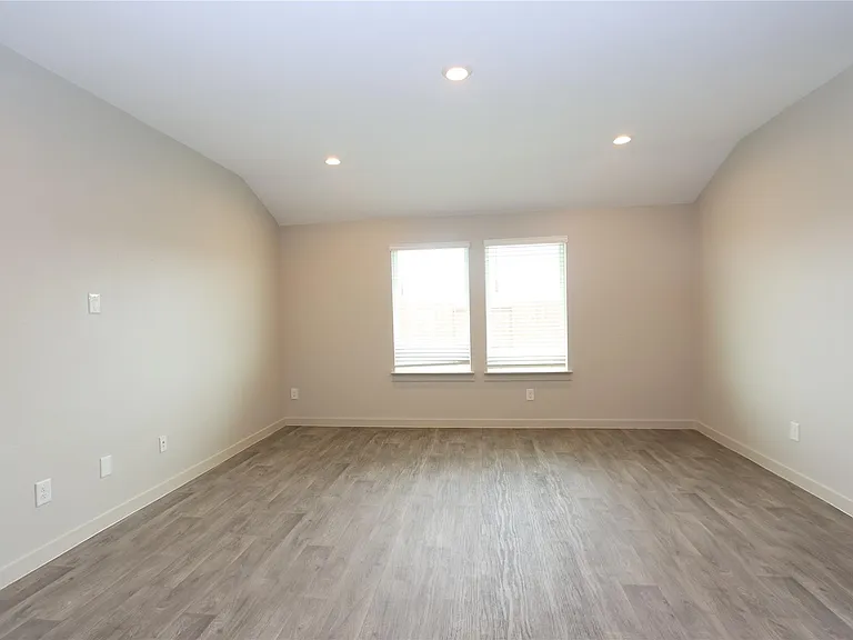 8215 Brahman Ln — Photo 10