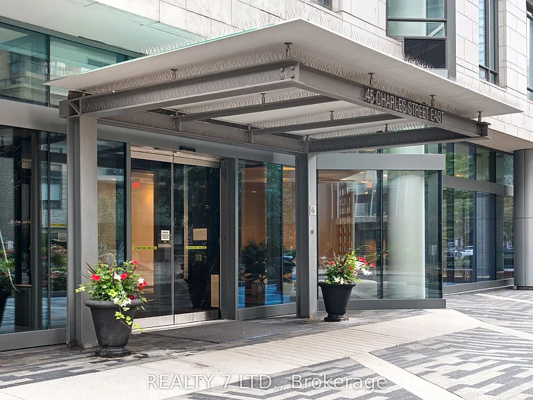 45 Charles St E #1808 — Photo 6