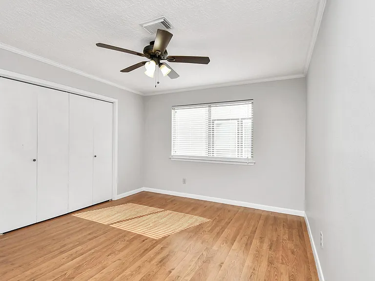 315 Muirwood Ln — Photo 22