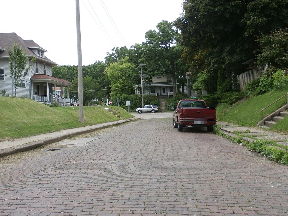 Building Photo 3