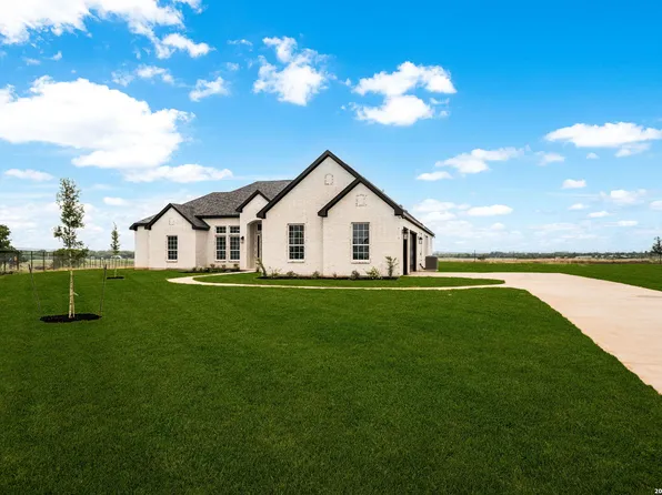 302 Venado Oaks, Castroville, TX 78009