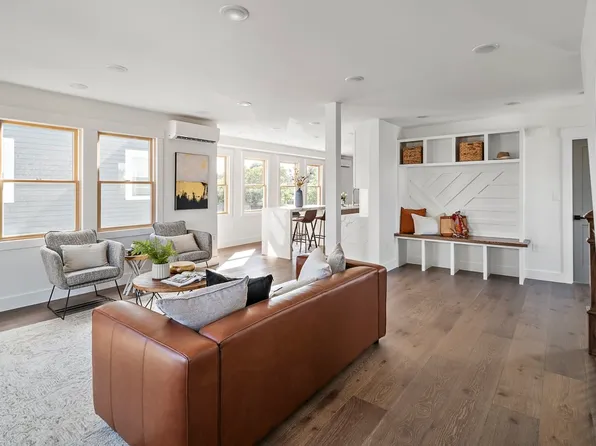 26 Kensington Ave #2, Somerville, MA 02145