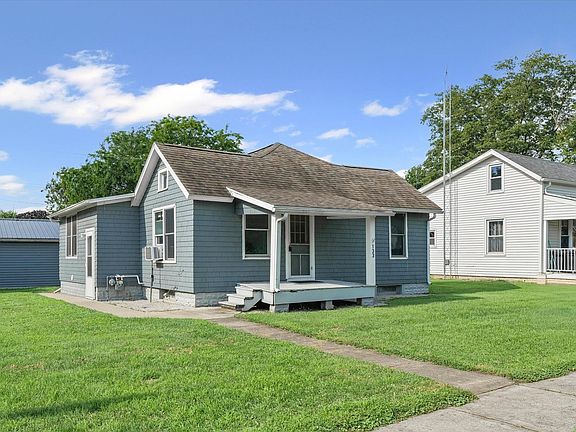 2nd image of 133 E Illinois St