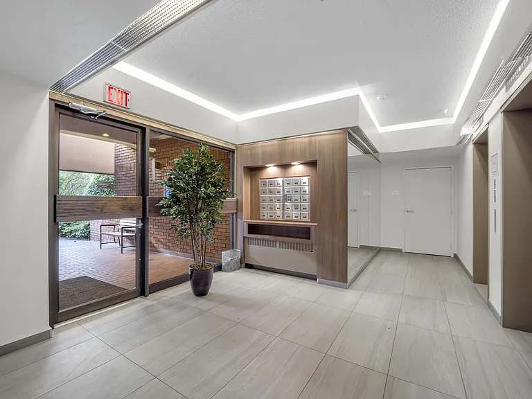1737 Duchess Ave #502 — Photo 9
