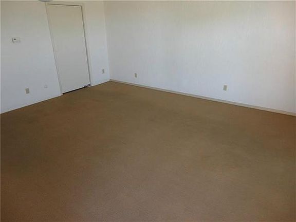 3rd image of 4433 Stanton St #401