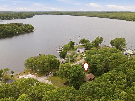 4th image of 219 Pelletier Ln