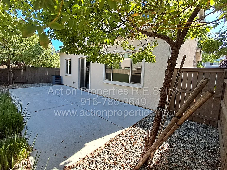 2136 Malibu Pl — Photo 44