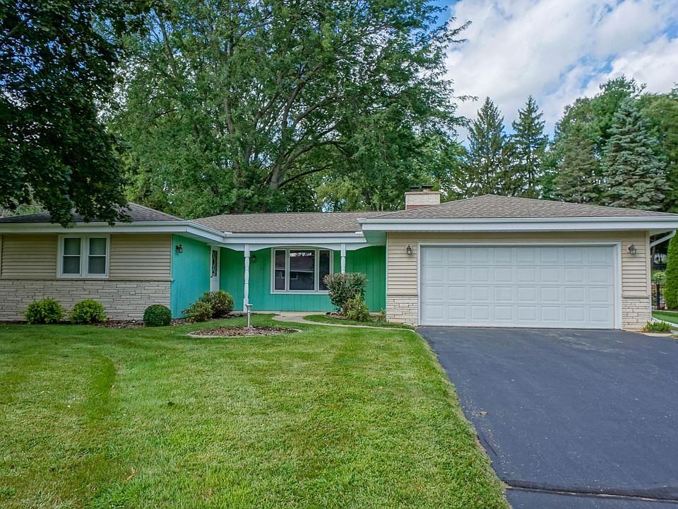 1st image of 1424 Riverdale Dr