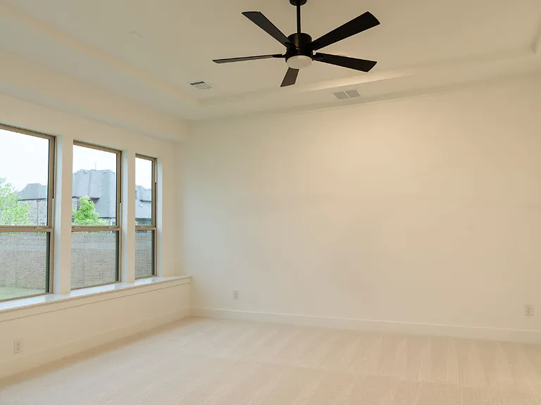 14902 Hometown Dr — Photo 16
