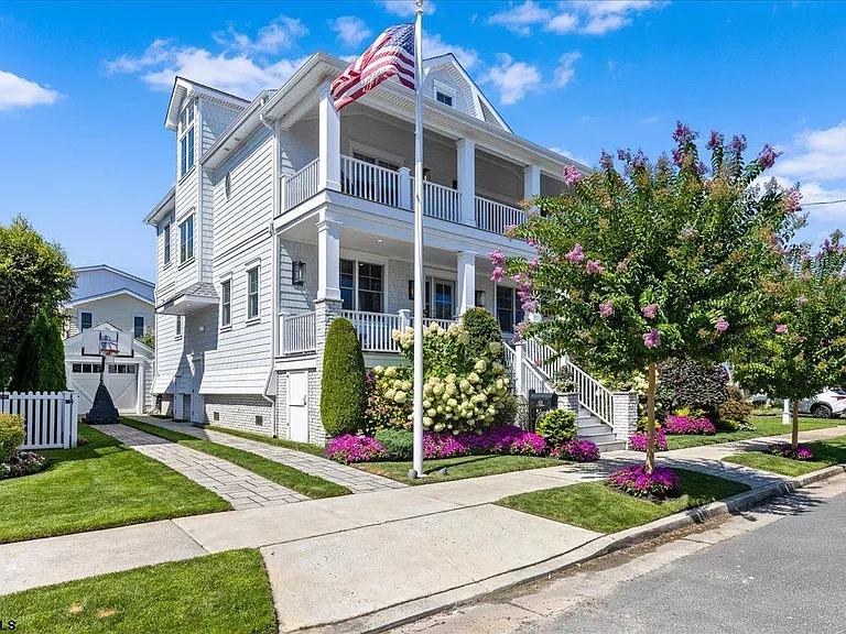 428 N Pembroke Ave #FULL SUMMER RENTAL W — Photo 2