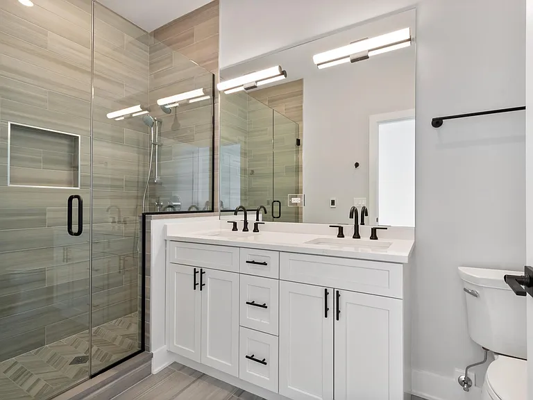 1839 W Irving Park Rd #3F — Photo 7