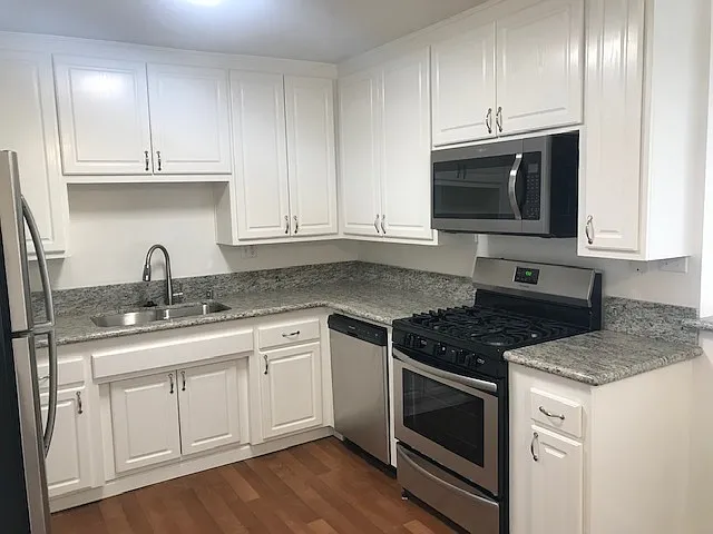 Boulevard Apts — Photo 14