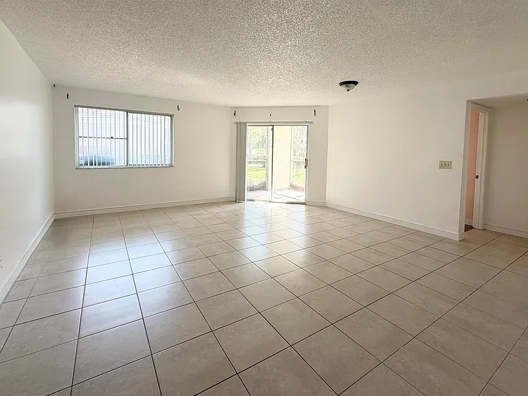 9977 Westview Dr #111 — Photo 7