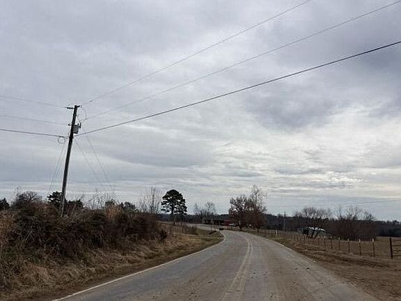 4th image of 6828 Dayton Rd