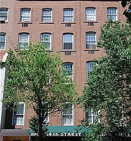 225 W 14th St #4D — Photo 6
