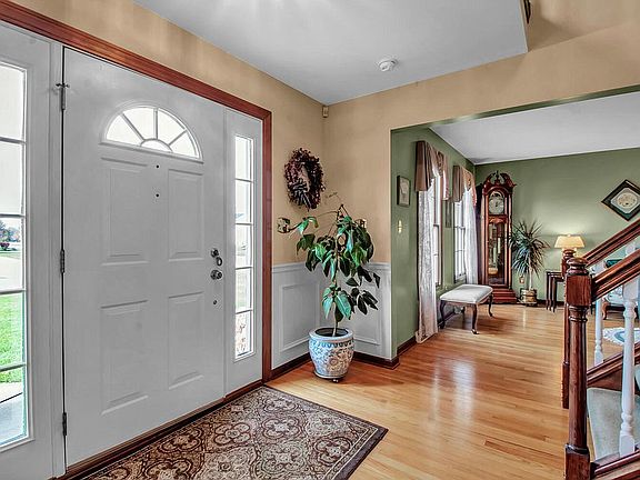 4th image of 8144 Driftwood Ct