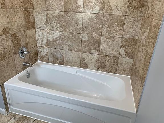 5th image of 2515 W Oxford St Penthouse Il