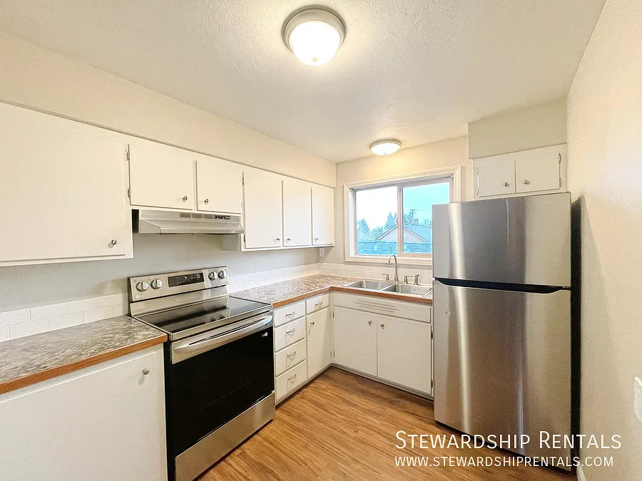 1 Bedroom Apartment in Coburg! — Photo 4
