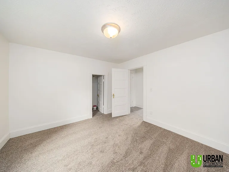 724 E Ermina Ave — Photo 16